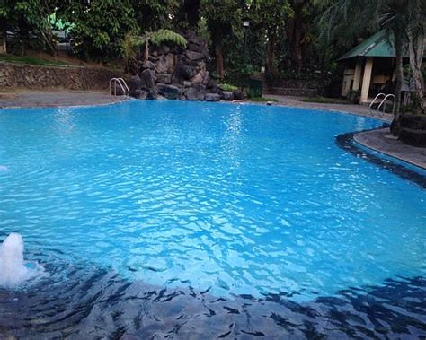 San Pablo City Hotels with a Pool .